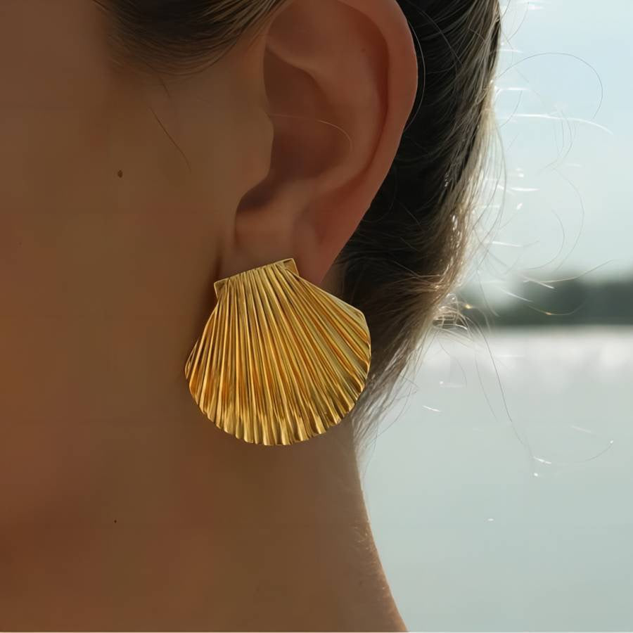 VELROSS STUDIO Shell-Shaped Titanium Beach Style Gold Hoop Earrings