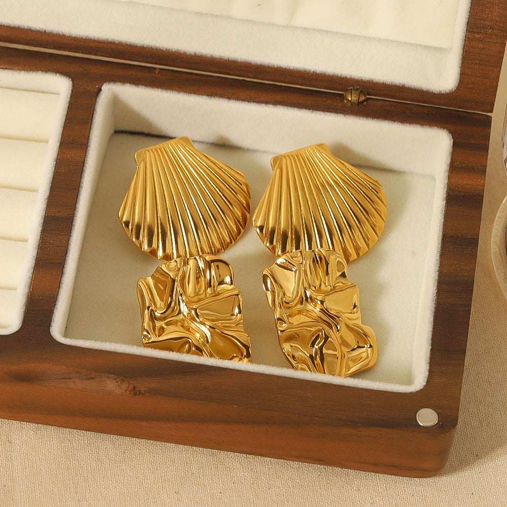 VELROSS STUDIO Shell-Shaped Titanium Beach Style Gold Hoop Earrings