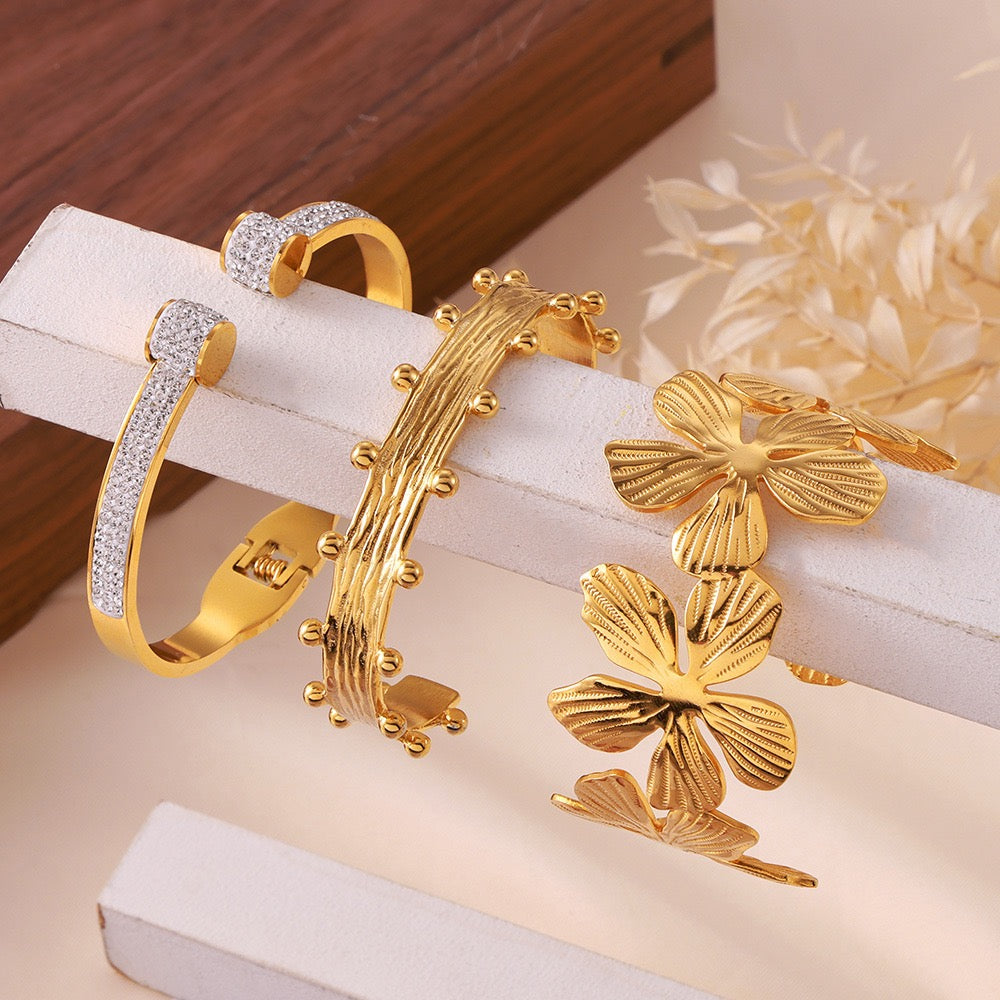 VELROSS STUDIO Delicate Floral Design Cuff Adjustable Bracelet