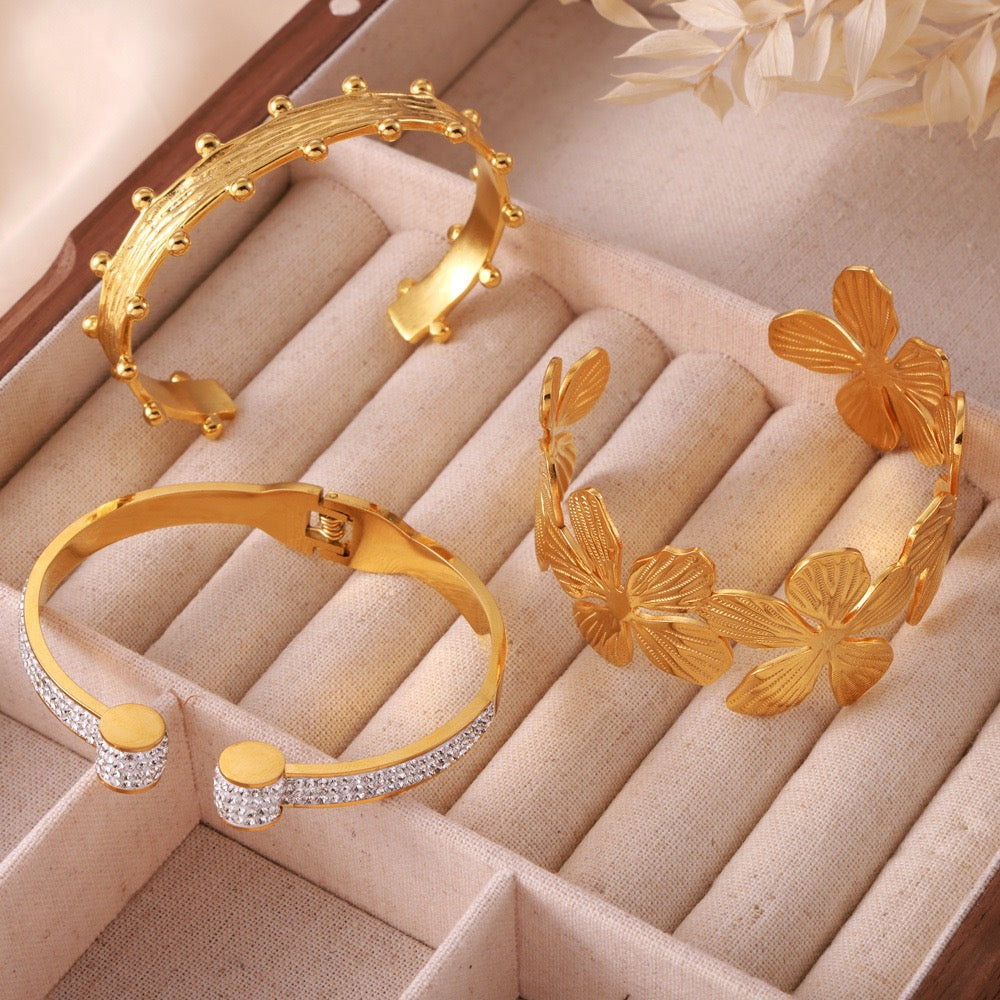 VELROSS STUDIO Delicate Floral Design Cuff Adjustable Bracelet